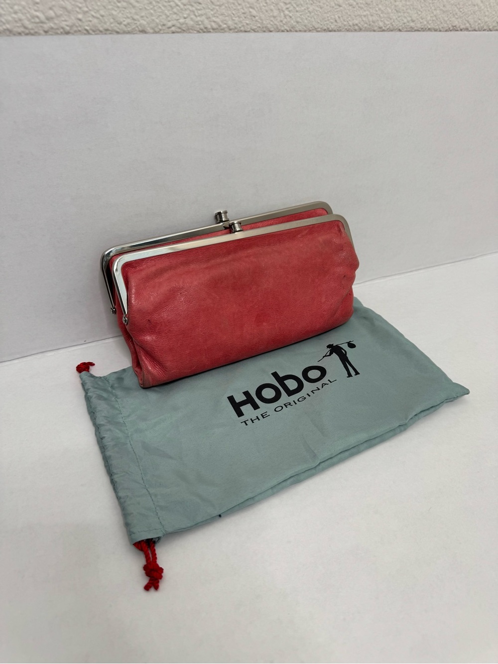 Hobo The Original Coral Leather Frame Clutch Wallet